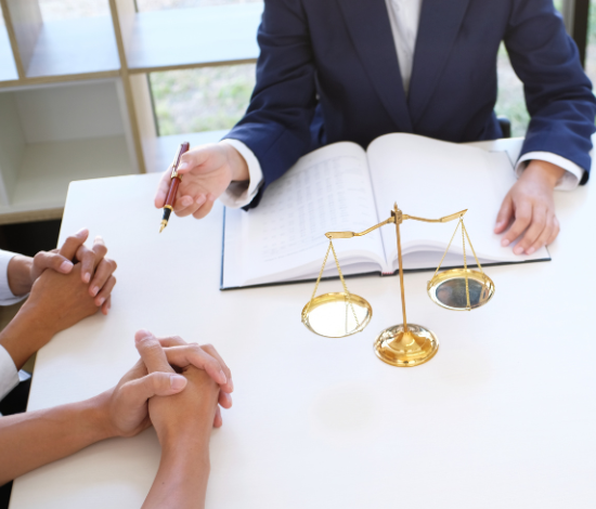 Abogados llegando a un acuerdo